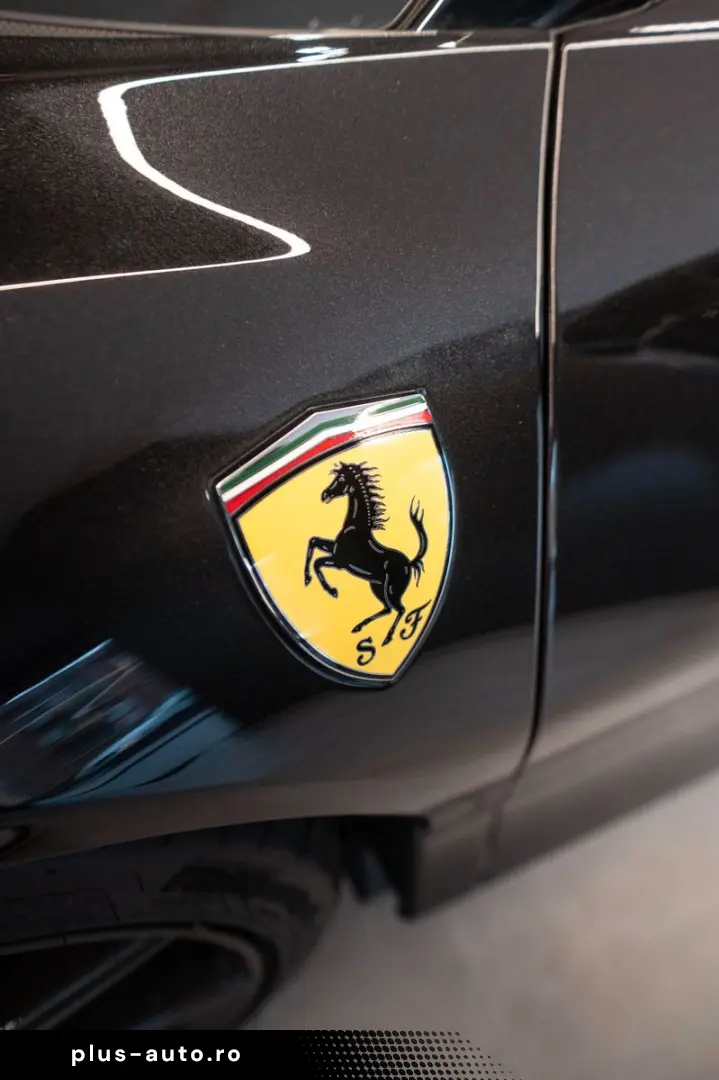 FERRARI SF90 Spider TAILOR MADE 1 1 TWO-TONE