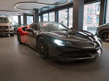 FERRARI SF90 Spider TAILOR MADE 1 1 TWO-TONE