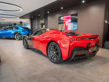 FERRARI SF90 Spider TAILOR MADE 1 1 TWO-TONE