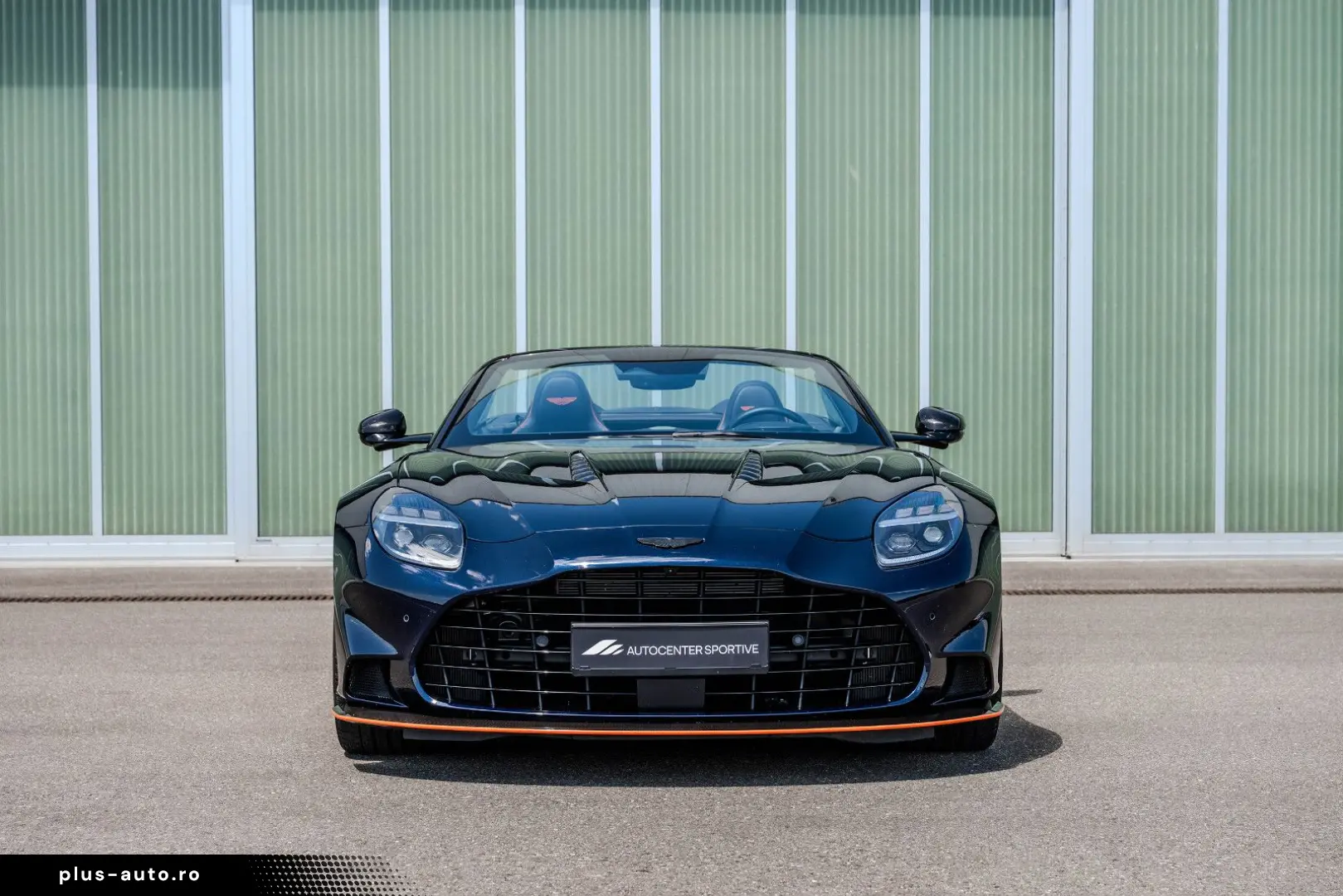 ASTON MARTIN Vanquish Volante Q CARBON GLOSS BLACK BESPOKE