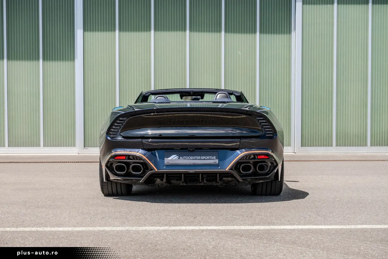 ASTON MARTIN Vanquish Volante Q CARBON GLOSS BLACK BESPOKE