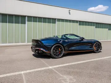 ASTON MARTIN Vanquish Volante Q CARBON GLOSS BLACK BESPOKE
