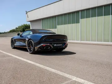 ASTON MARTIN Vanquish Volante Q CARBON GLOSS BLACK BESPOKE