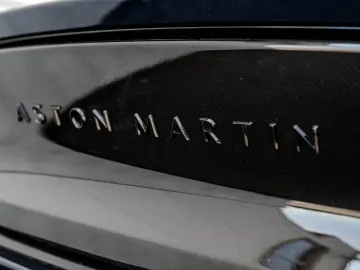 ASTON MARTIN Vanquish Volante Q CARBON GLOSS BLACK BESPOKE