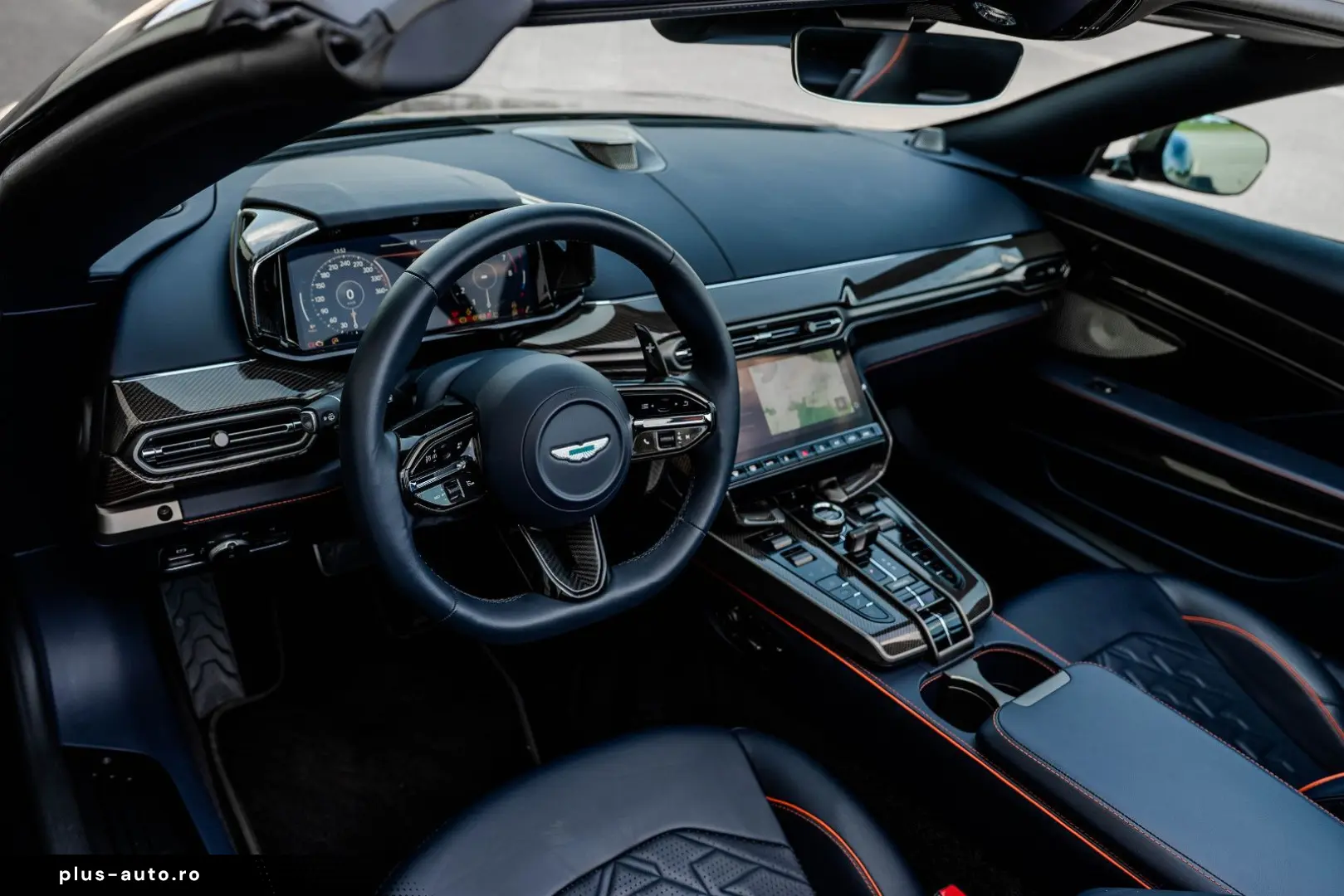 ASTON MARTIN Vanquish Volante Q CARBON GLOSS BLACK BESPOKE