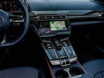 ASTON MARTIN Vanquish Volante Q CARBON GLOSS BLACK BESPOKE