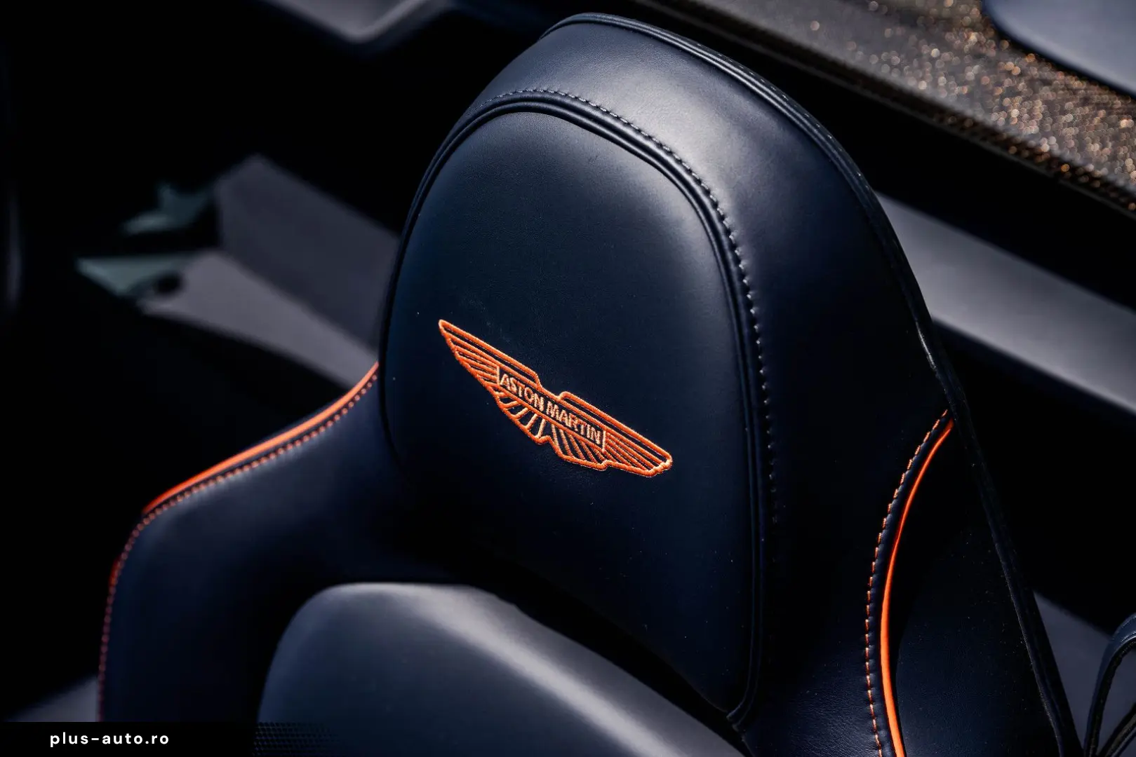 ASTON MARTIN Vanquish Volante Q CARBON GLOSS BLACK BESPOKE