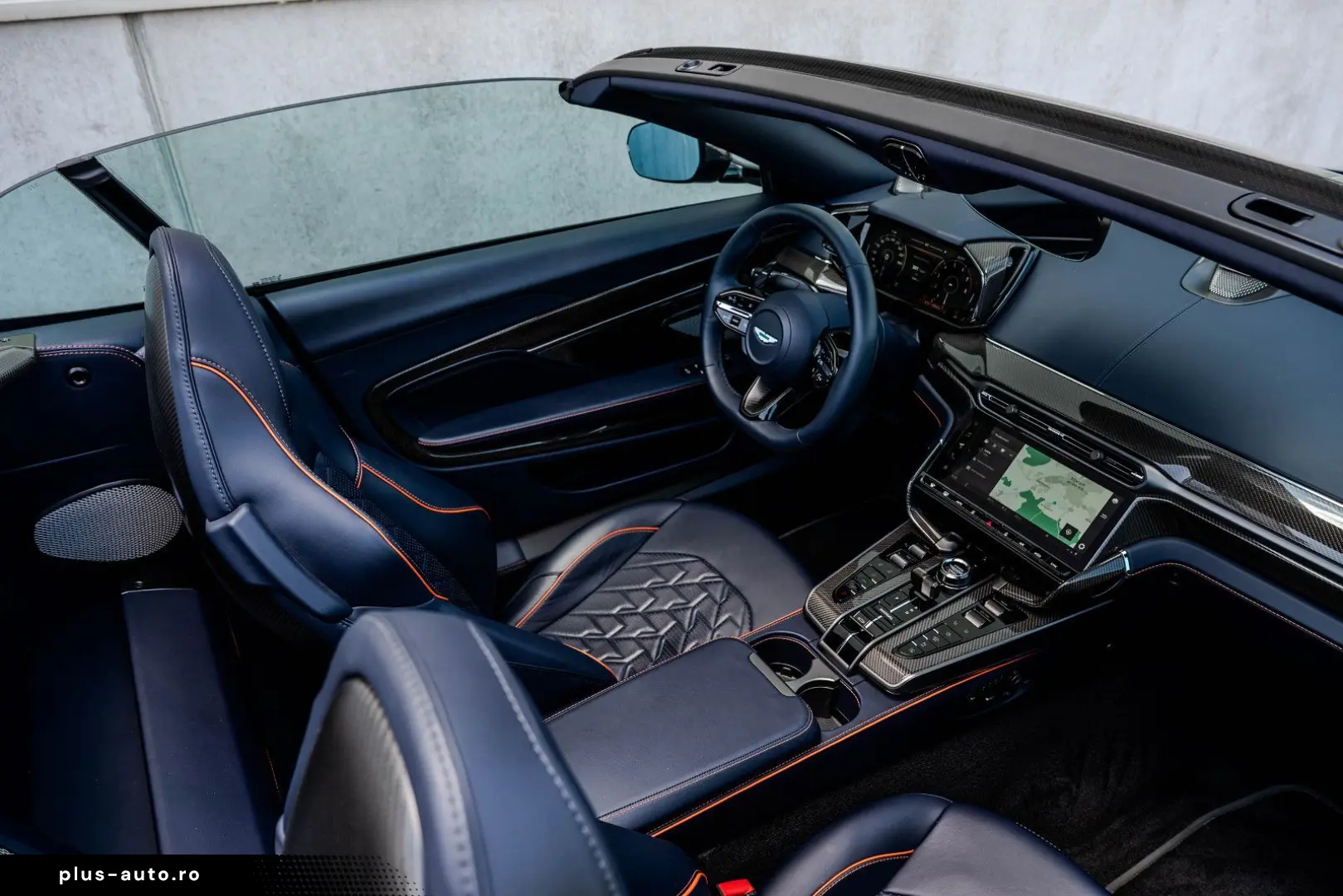 ASTON MARTIN Vanquish Volante Q CARBON GLOSS BLACK BESPOKE