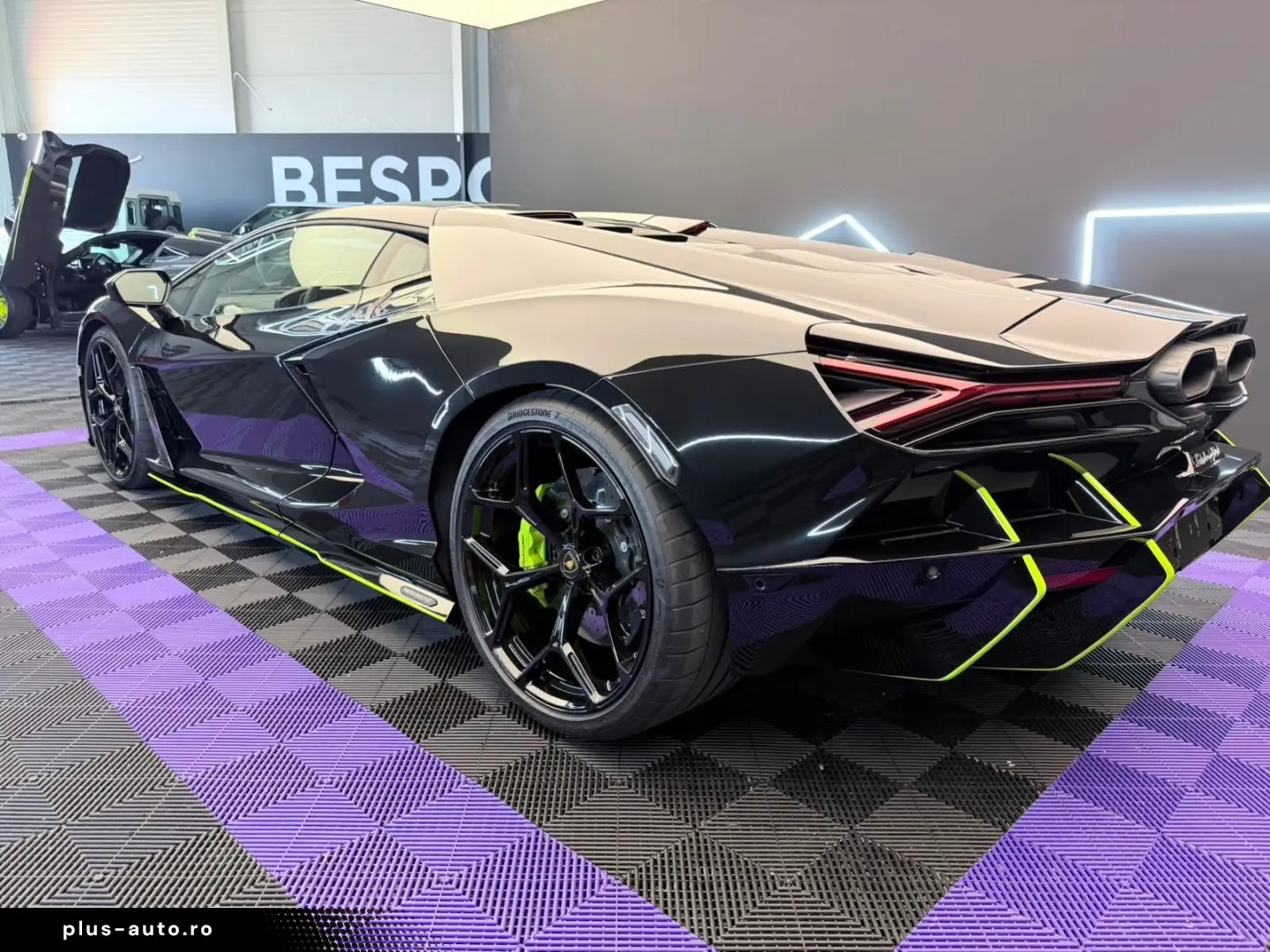 LAMBORGHINI Revuelto- Ad Personan- Carbon- Sonos