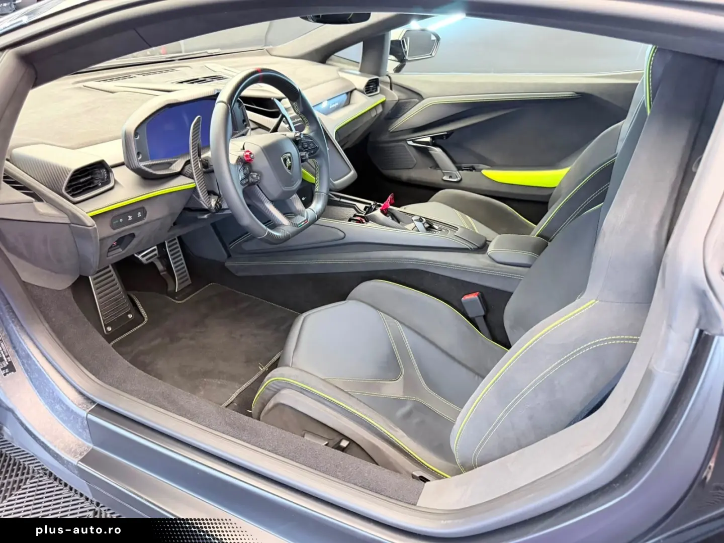 LAMBORGHINI Revuelto- Ad Personan- Carbon- Sonos