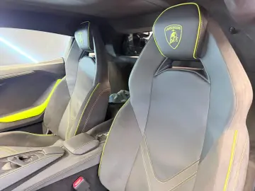 LAMBORGHINI Revuelto- Ad Personan- Carbon- Sonos