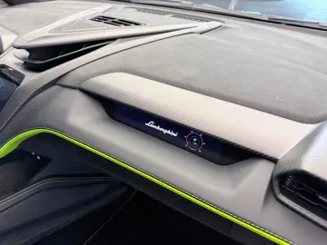 LAMBORGHINI Revuelto- Ad Personan- Carbon- Sonos