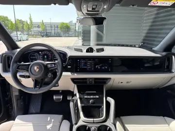 Porsche Cayenne E-Hybrid Sport Chrono