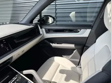 Porsche Cayenne E-Hybrid Sport Chrono