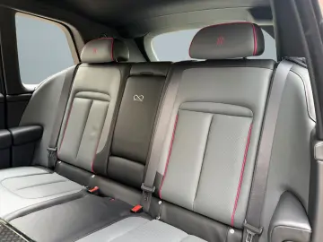 ROLLS ROYCE Cullinan Black Badge Series II 23  Lounge Seats
