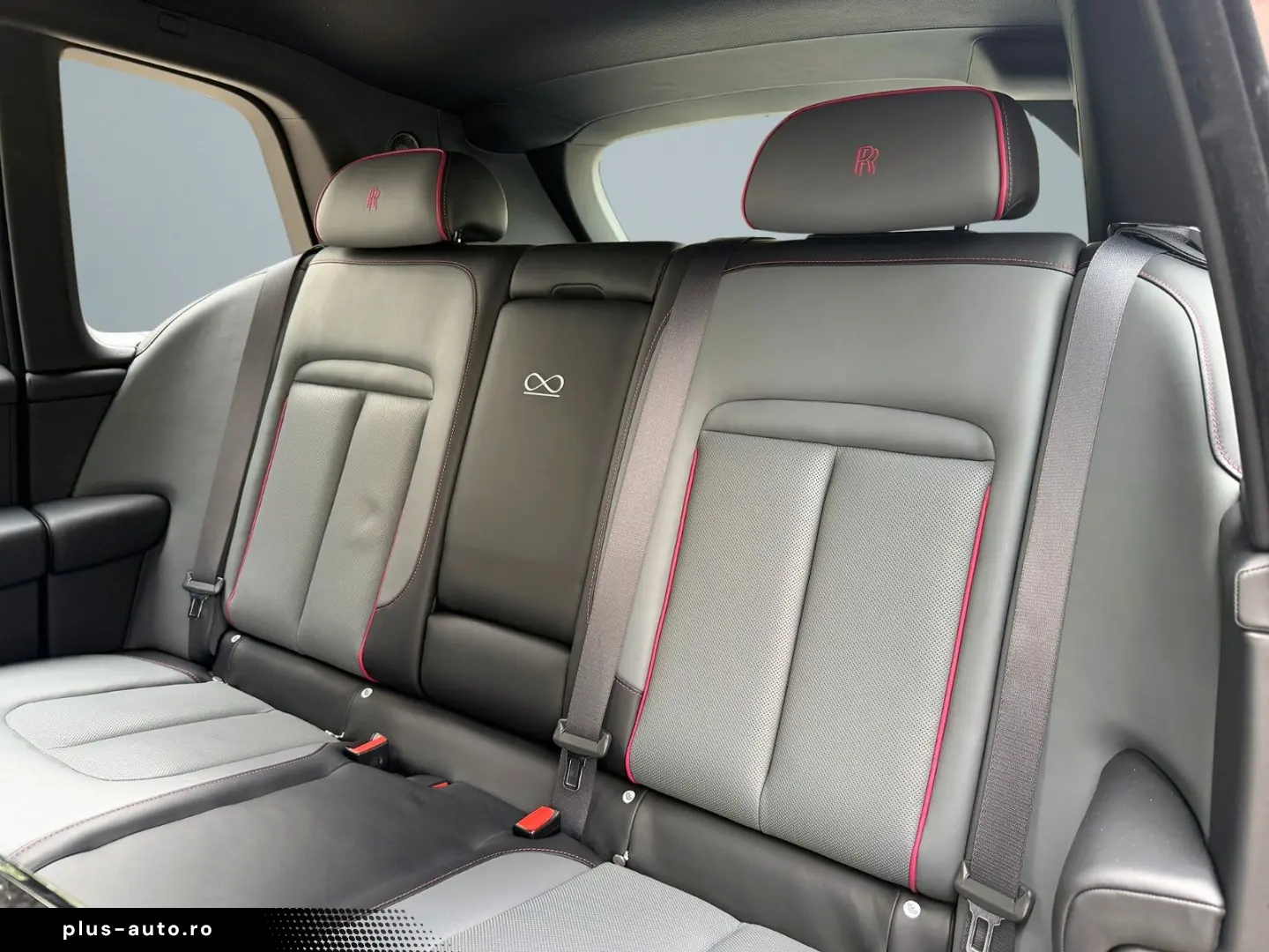 ROLLS ROYCE Cullinan Black Badge Series II 23  Lounge Seats