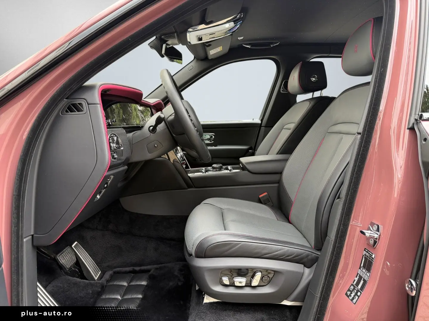 ROLLS ROYCE Cullinan Black Badge Series II 23  Lounge Seats
