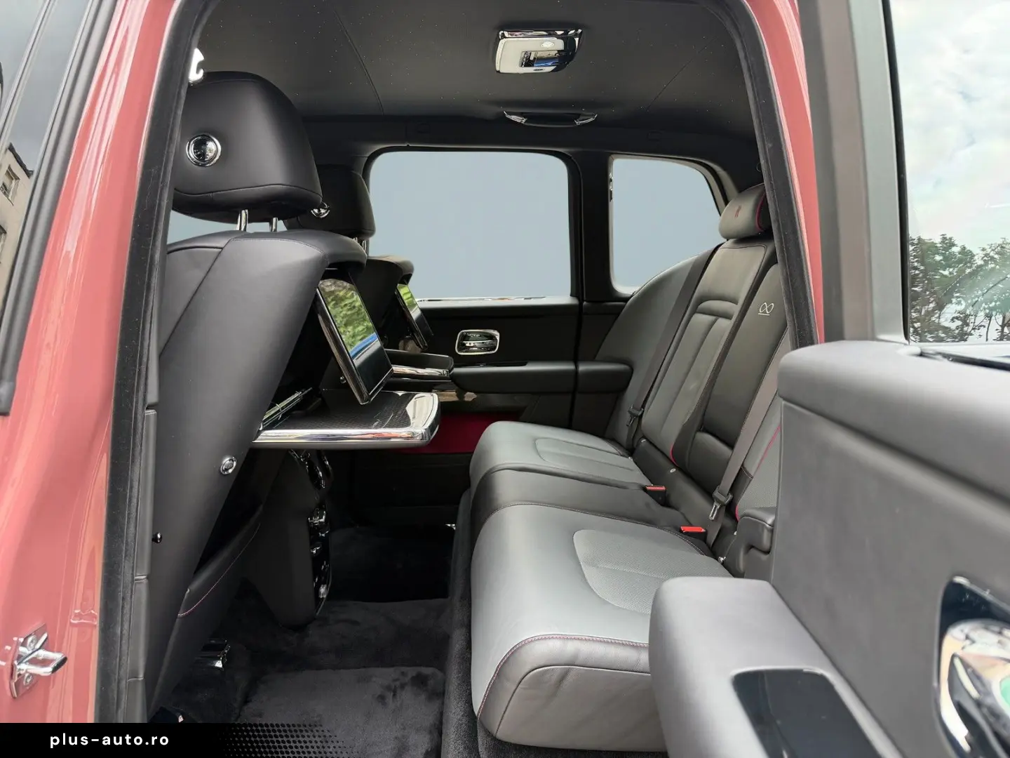 ROLLS ROYCE Cullinan Black Badge Series II 23  Lounge Seats