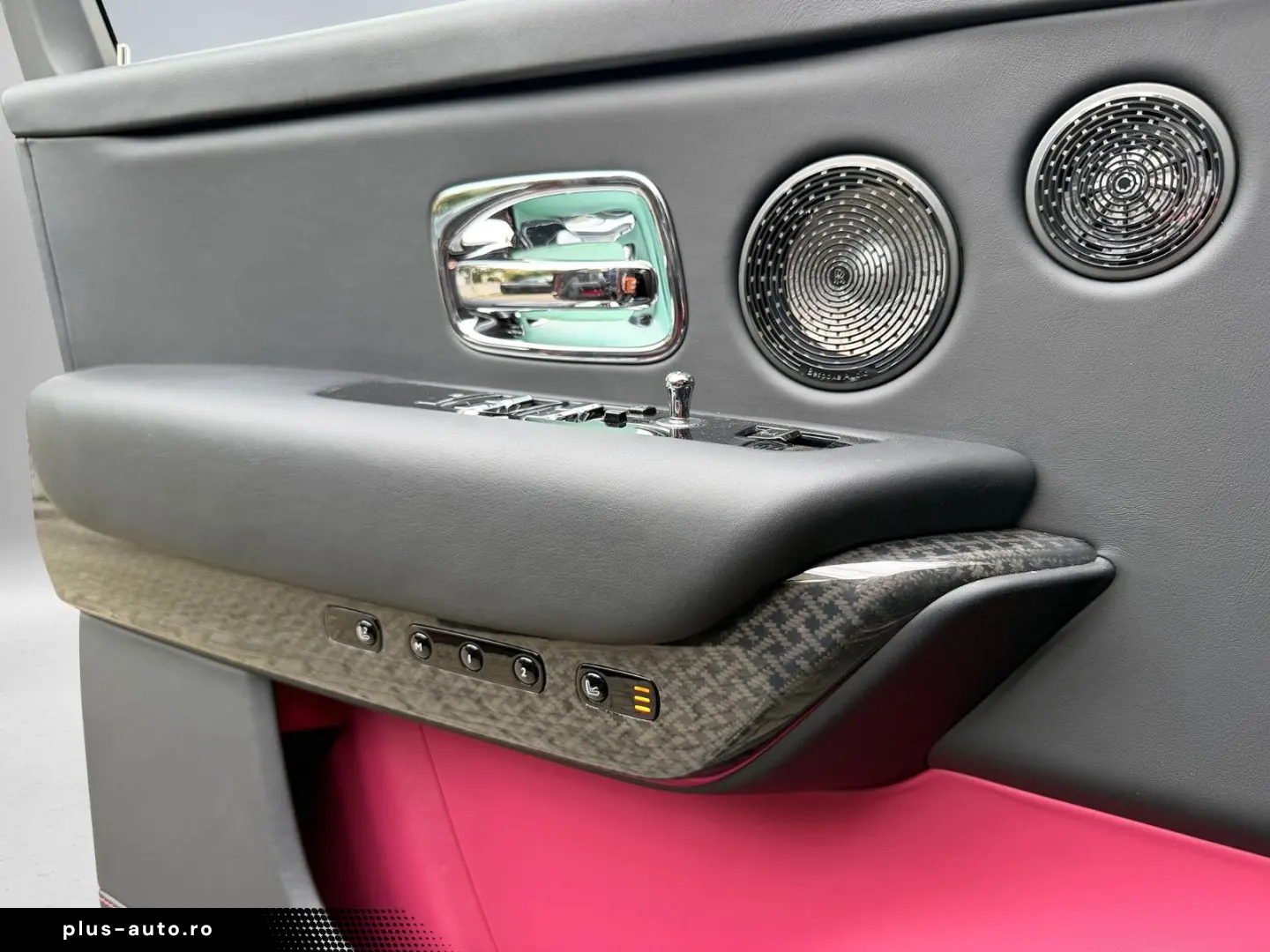 ROLLS ROYCE Cullinan Black Badge Series II 23  Lounge Seats