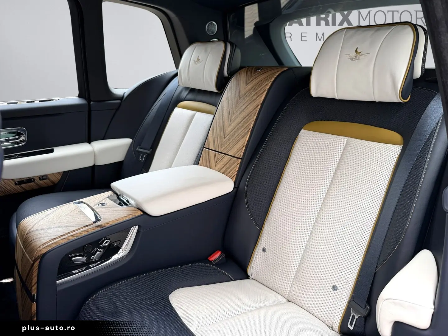 ROLLS ROYCE Cullinan 4 Seats Shooting Star Picnic Tables