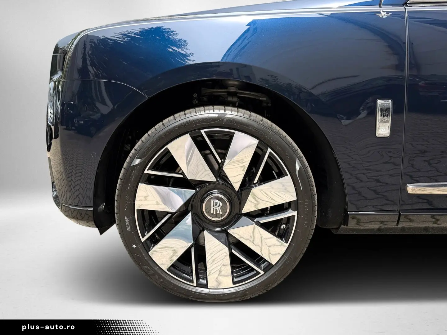 ROLLS ROYCE Cullinan 4 Seats Shooting Star Picnic Tables