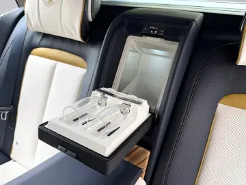 ROLLS ROYCE Cullinan 4 Seats Shooting Star Picnic Tables