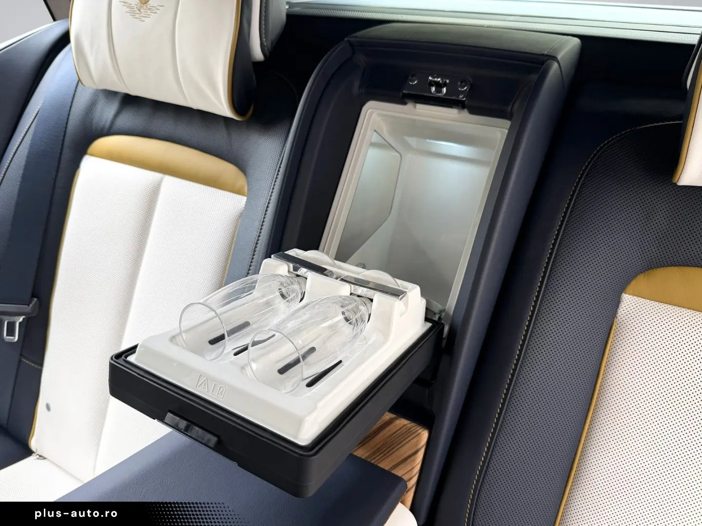ROLLS ROYCE Cullinan 4 Seats Shooting Star Picnic Tables