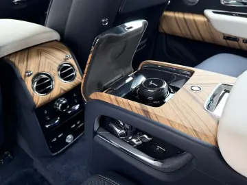 ROLLS ROYCE Cullinan 4 Seats Shooting Star Picnic Tables