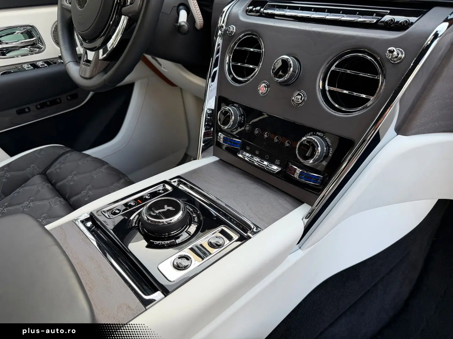 ROLLS ROYCE Cullinan 4 Seats Audio Series II heated&cooled