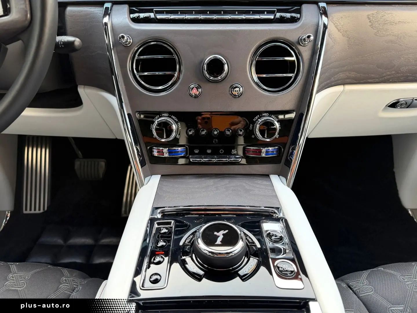 ROLLS ROYCE Cullinan 4 Seats Audio Series II heated&cooled