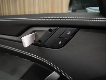 PORSCHE 992 992 GT3 RS Weissach Lift Keramisch Bose 4.0