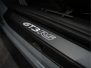 PORSCHE 992 992 GT3 RS Weissach Lift Keramisch Bose 4.0