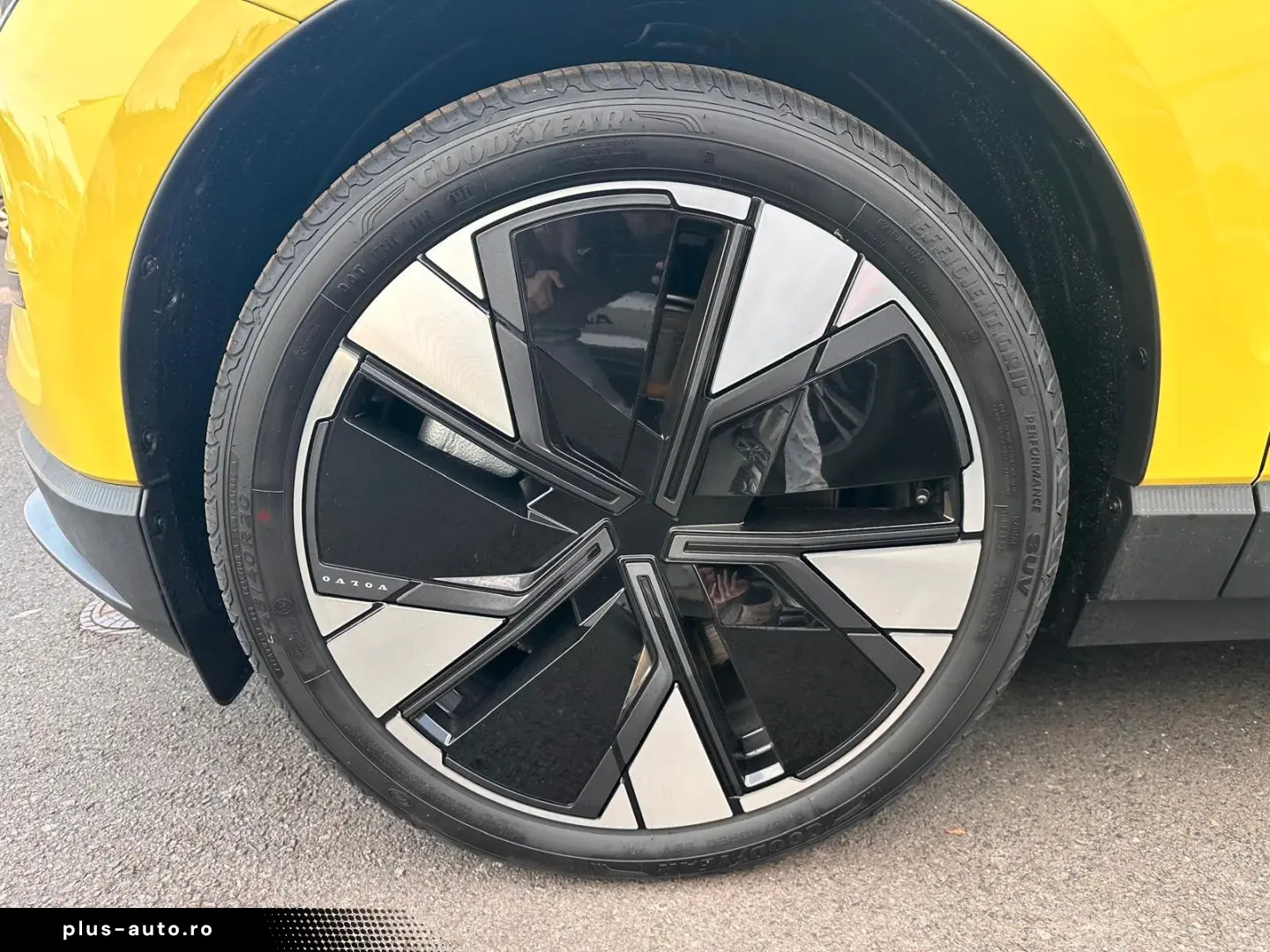 VOLVO EX30 AWD Plus Performance 20; ACC BLIS Standh.