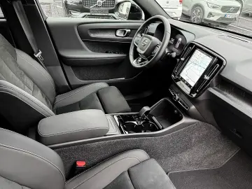 VOLVO C40 Recharge Twin Motor AWD Plus Pilot Assist