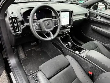 VOLVO C40 Recharge Twin Motor AWD Plus Pilot Assist