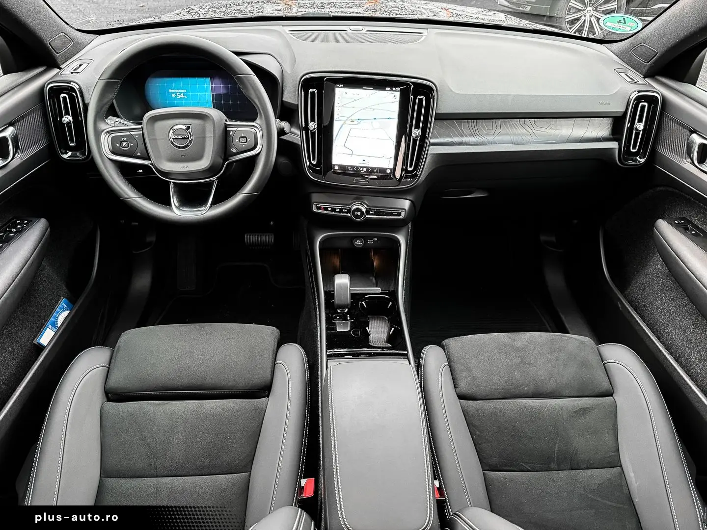 VOLVO C40 Recharge Twin Motor AWD Plus Pilot Assist