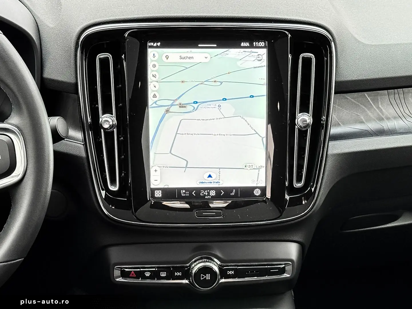 VOLVO C40 Recharge Twin Motor AWD Plus Pilot Assist