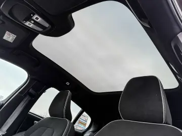 VOLVO C40 Recharge Twin Motor AWD Plus Pilot Assist