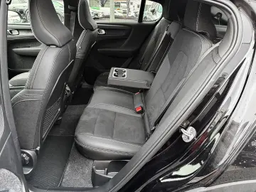 VOLVO C40 Recharge Twin Motor AWD Plus Pilot Assist