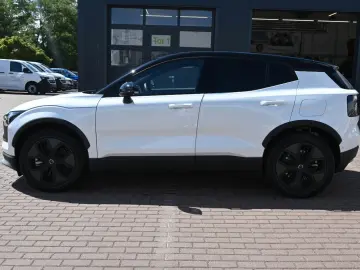 VOLVO EX30 CC Twin Motor Performance AWD Ultra 360 Pan