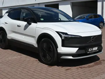 VOLVO EX30 CC Twin Motor Performance AWD Ultra 360 Pan
