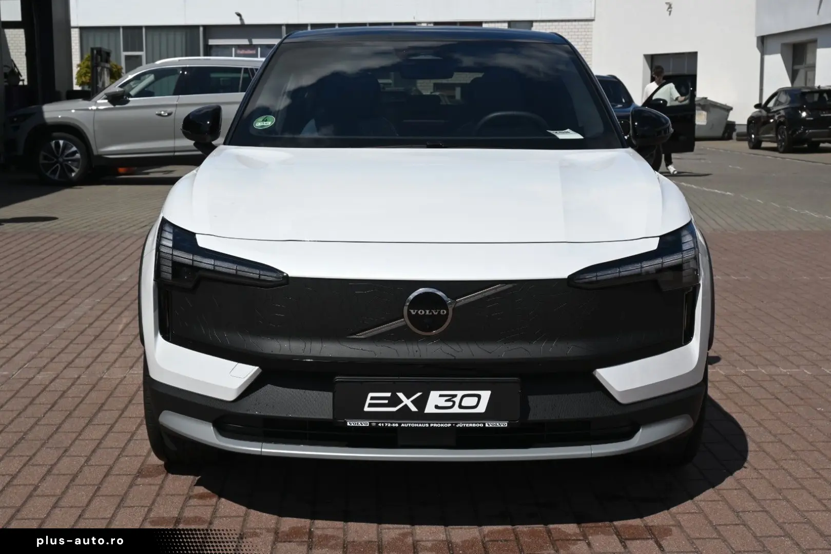 VOLVO EX30 CC Twin Motor Performance AWD Ultra 360 Pan