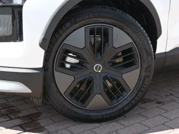 VOLVO EX30 CC Twin Motor Performance AWD Ultra 360 Pan