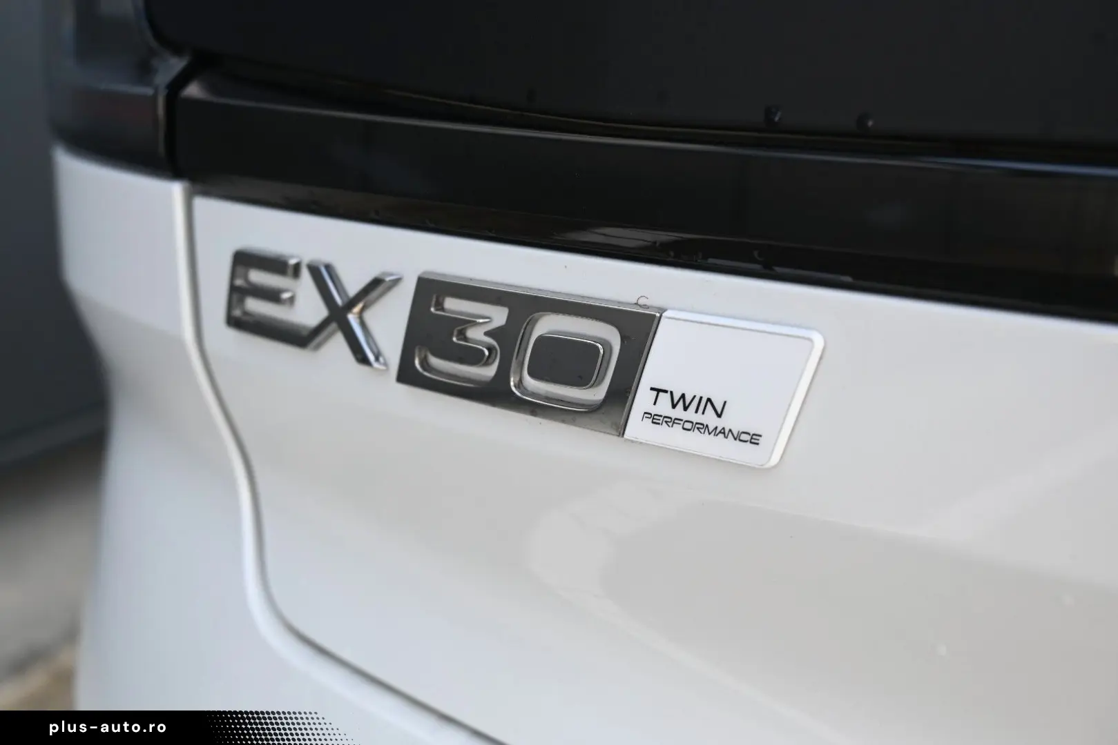 VOLVO EX30 CC Twin Motor Performance AWD Ultra 360 Pan
