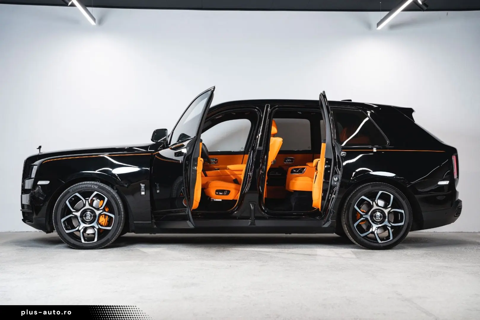 ROLLS ROYCE Cullinan Black Badge  FULL OPTION  1 OWNER