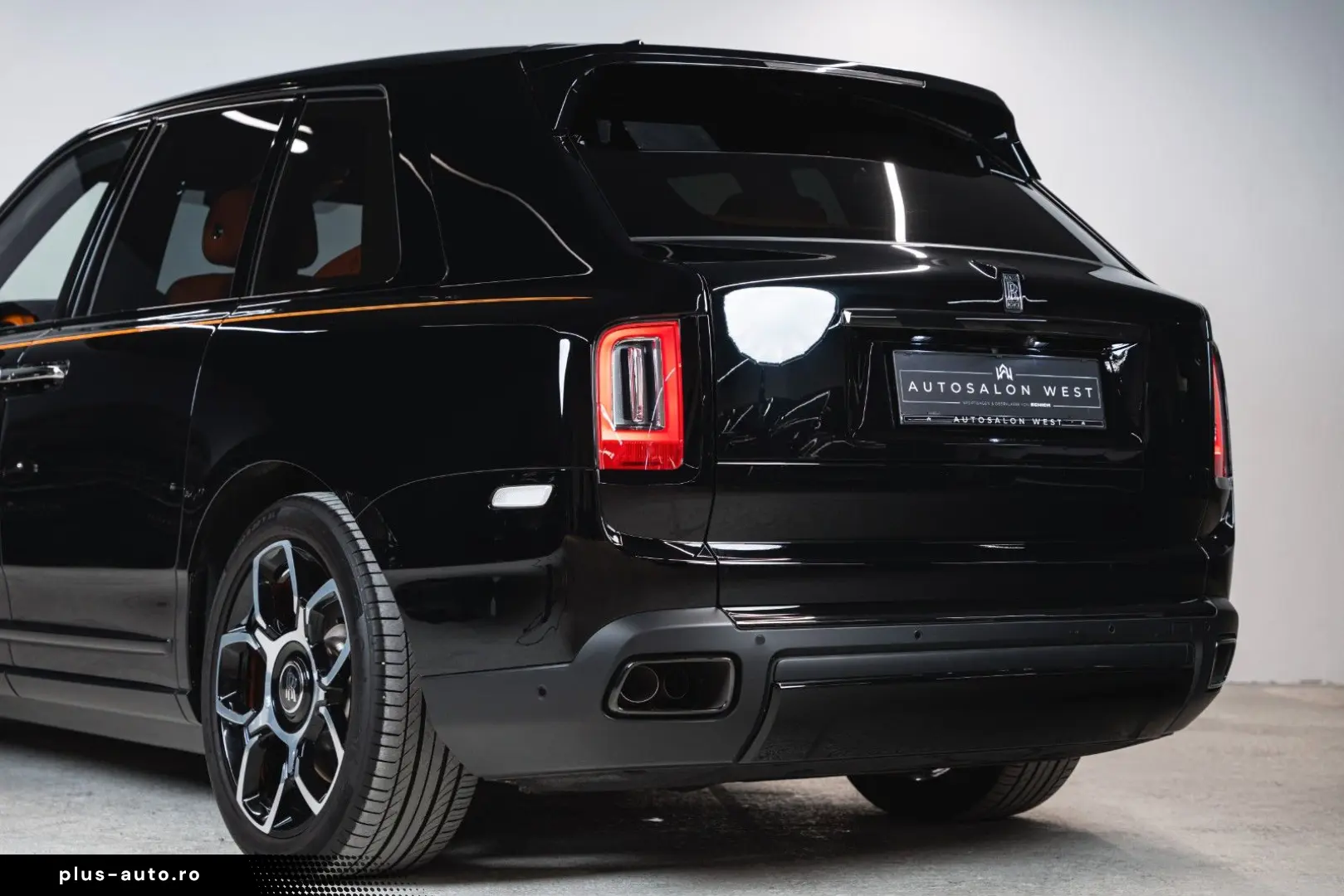 ROLLS ROYCE Cullinan Black Badge  FULL OPTION  1 OWNER