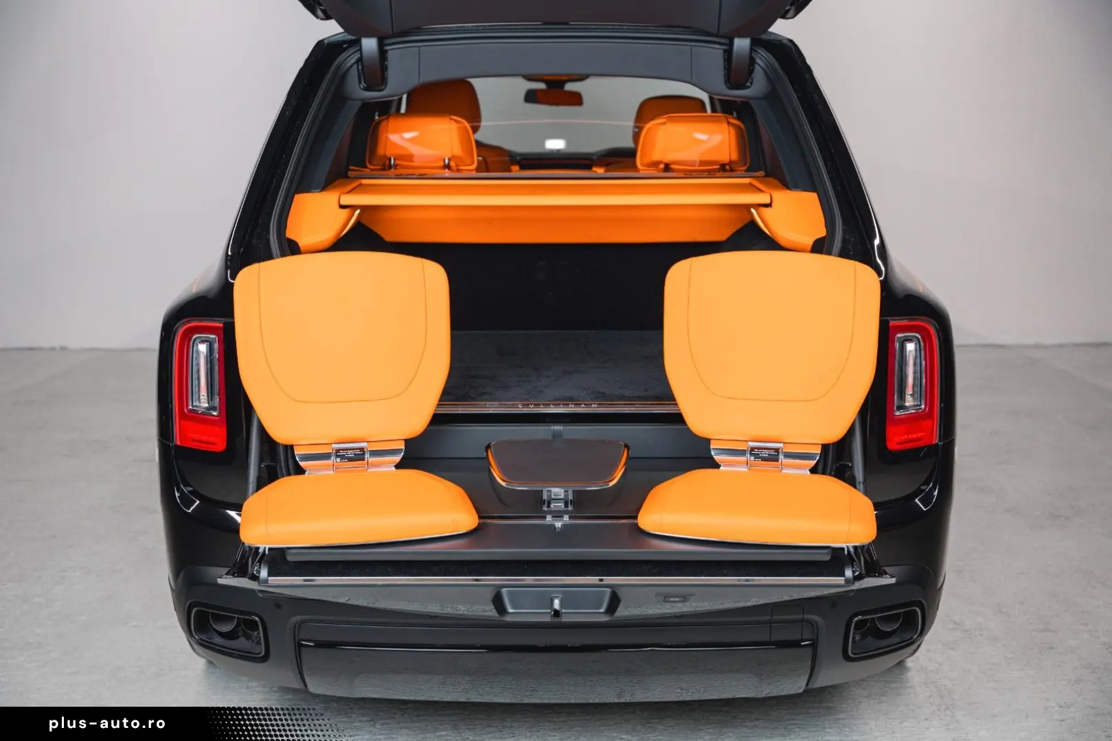 ROLLS ROYCE Cullinan Black Badge  FULL OPTION  1 OWNER