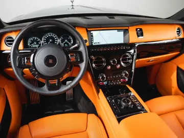 ROLLS ROYCE Cullinan Black Badge  FULL OPTION  1 OWNER