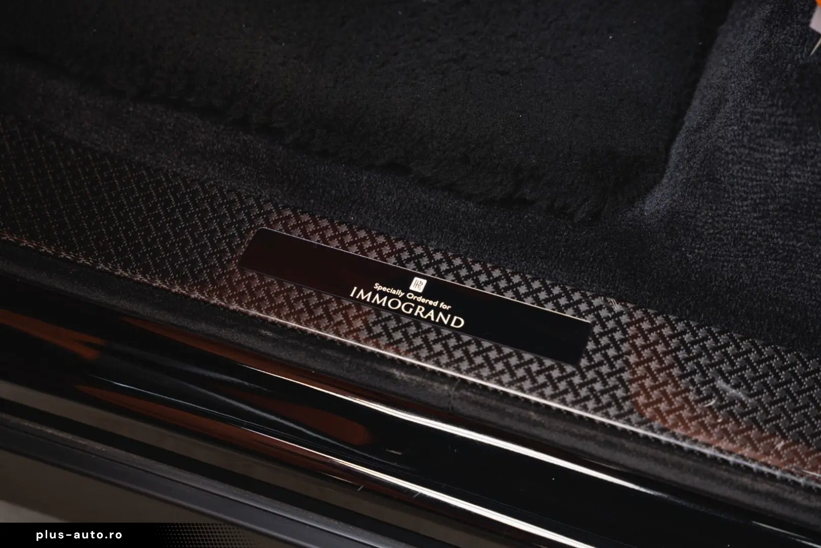 ROLLS ROYCE Cullinan Black Badge  FULL OPTION  1 OWNER