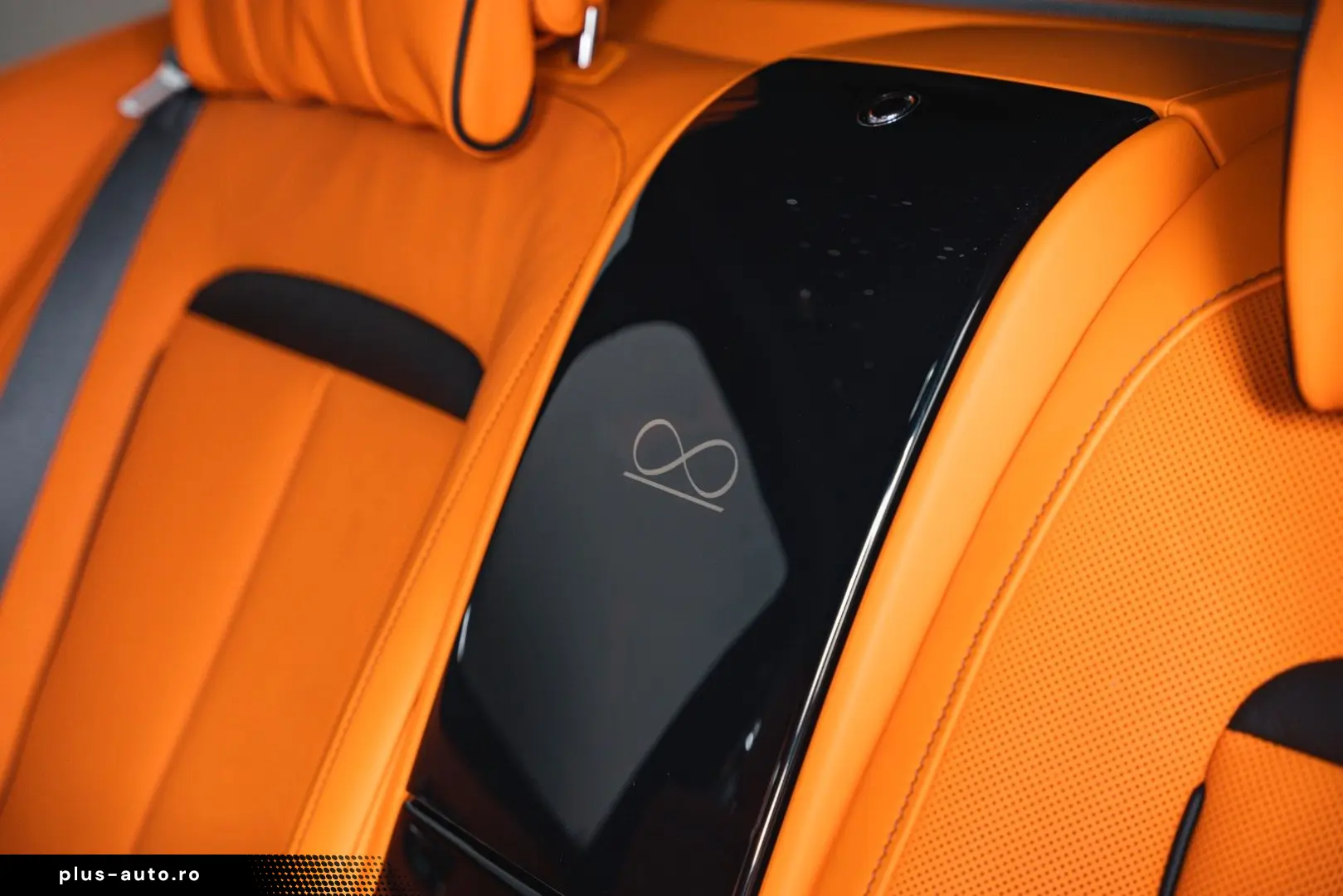 ROLLS ROYCE Cullinan Black Badge  FULL OPTION  1 OWNER